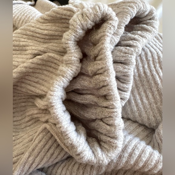 Dynamite Beige Ribbed Elegant Long Sleeve Dress Tied at the Waist - Picture 5 of 8